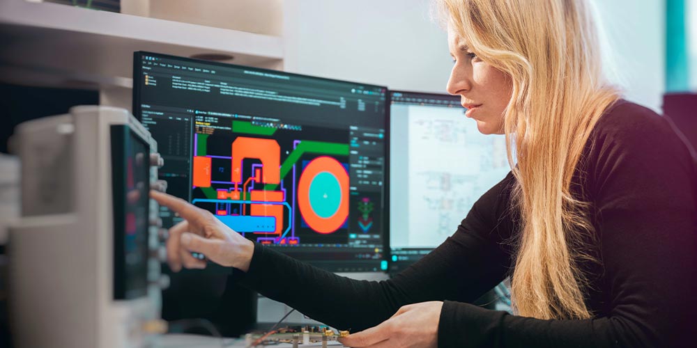 Eva Pirc iz Dewesofta je inženirka leta