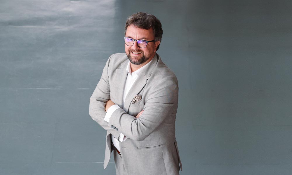 »40 % slovenskega gospodarstva je odvisnega od Kitajske. Mi pa si zatiskamo oči.«